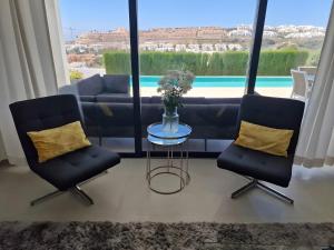 Villa Lynx With Heated Pool V108