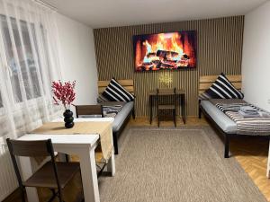 ARCOS Apartment - Geräumige 3-Zimmer-Wohnung mit 8 Einzelbetten - Perfekt für Familien, Gruppen oder Monteure