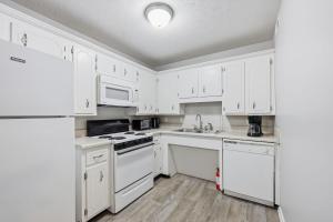 Stylish Highland Park 2BR 2BA Stay