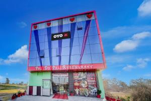 SPOT ON by OYO Hotel Pal Do Pal