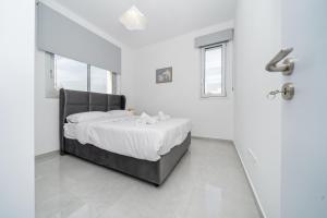 New 2 bedroom flat in Aglantzia