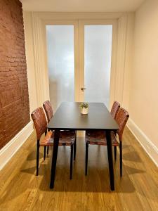 017-Cozy 2BR Prime Location Walk to Transit