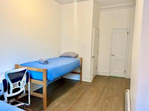 010 - Prime Location Flat Steps from PATH & NYC