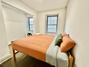 010 - Prime Location Flat Steps from PATH & NYC