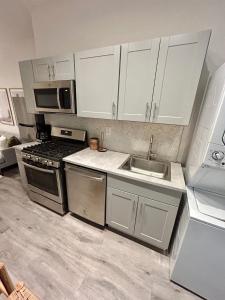 014 - Charming 2BR2BA Easy Access to NYC