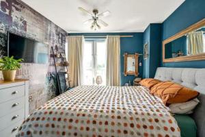 2-Bedroom Flat in Woking Walk to Station