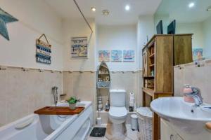 2-Bedroom Flat in Woking Walk to Station