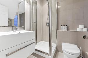 Beautiful 3 Bed 3 bath in Edgeware Road