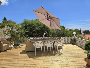 Pool, Sea Views And Privacy V208