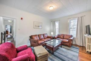 Roomy Lancaster Home Walk to Dtwn and Hospital