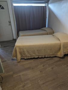 Independent Mini Loft Room 5 minutes from Poliforum