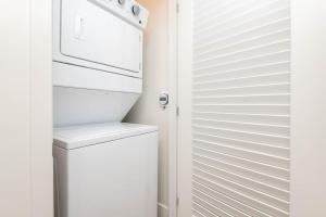 Spacious 3Bedroom Apt close to LAX & Sofi Stadium*