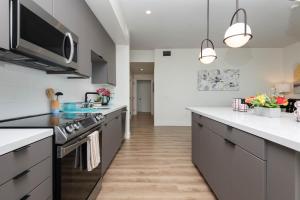 Spacious 3Bedroom Apt close to LAX & Sofi Stadium*