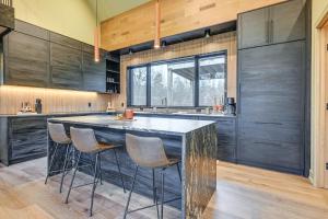 Walk to Castle Rock Lake! Modern Home w Patio