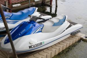 Swan River Haven off the Swan Creek with or without Pontoon and Jetskis