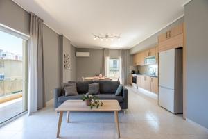 A2 3-Bedrms Ap 112sm 850m Metro Evangelismos 150m EKPA Univ Campus 100m Bus Stop to Acropolis