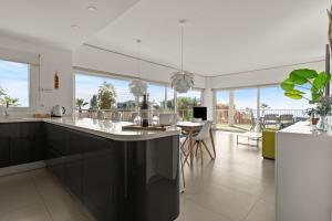 Luxury Apartment With Sea View