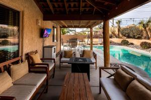 Havasu Aloha Pool Fire pit Design For Comfort