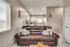 14 Mi to Saguaro NP Adventure-Ready Townhome