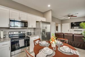14 Mi to Saguaro NP Adventure-Ready Townhome