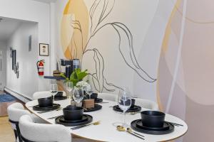 3BR 5BEDS with Backyard near NYC and Metlife with parking