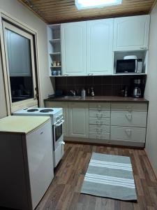 Neat studio apartment with private entrance