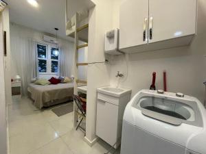 Studio na quadra da praia de Copacabana