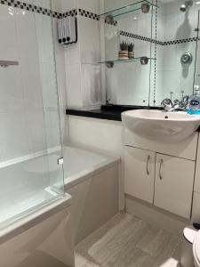 Premium 2BR Apt in City Centre - prime Location