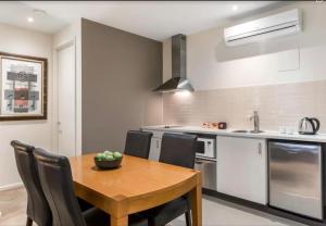 Resort Living with Pool, Golf, Bar and Dining