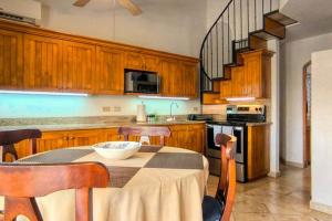 Penthouse 2BD+Room • 2 Terraces • Pools•Near Beach