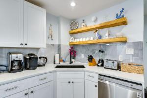 Seaside Escape Steps to Pier and Beach Fun