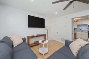 Unit E Beachwalk Pool Access Sauna Mini Golf