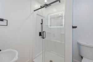 Unit E Beachwalk Pool Access Sauna Mini Golf