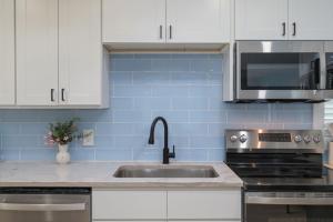 Unit E Beachwalk Pool Access Sauna Mini Golf