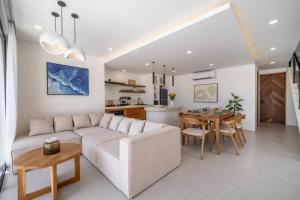 3BR Modern Villa with Pool, 150m walk to paradise