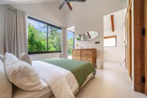 3BR Modern Villa with Pool, 150m walk to paradise