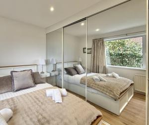 3 Bed Cottage in Central Topsham overlooking the River Exe with Parking