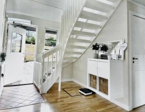 Spacious Modern Villa, Near Nature in Stuvsta