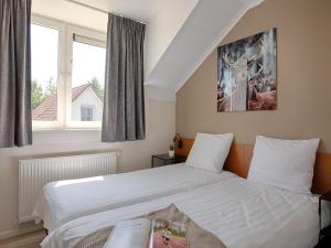 Villa with Lake Views