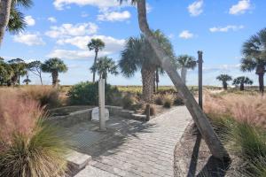 Oceanfront Villa, No Stairs, Pool, Patio, Steps to Coligny