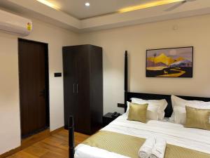 Hotel Aventus - by Urbantara