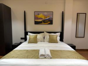 Hotel Aventus - by Urbantara