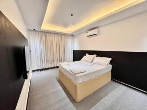 IVORY LUXIRIOUS Home