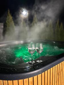 Domki Pod Łysicą- basen jacuzzi sauna