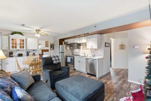 On Lake Time Taneycomo - Amazing Views