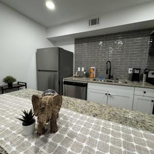 2 DT Dallas l FIFA WORLD CUP READY l 5 Min from Love Field