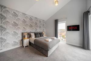 The Roost Group - 2 Bed Riverside Apartments