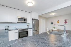 Spacious Oceanview Suite with Private Entrance