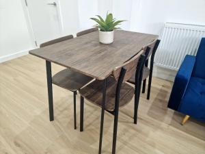 The Romford Luxe Haven - Fully Furnished 2BR