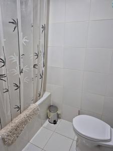 Casa con quincho, parrilla y pileta